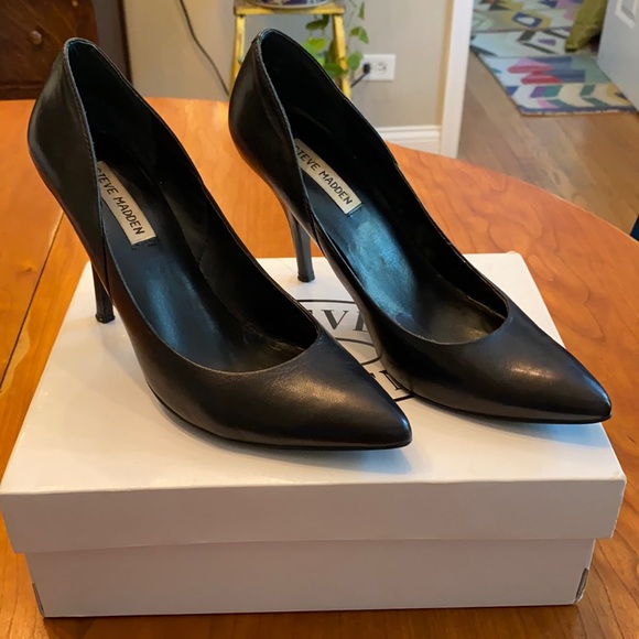 Steve Madden Shoes - Steve Madden Black Stiletto Pump Size 8
